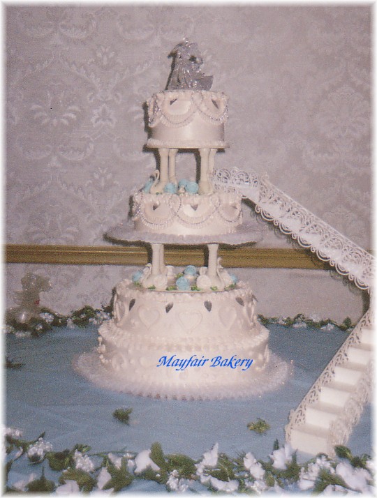 4 tier cake with bridges